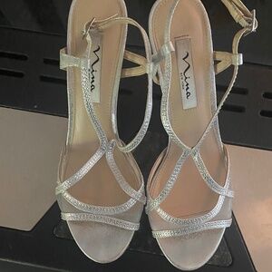 Nina Blossom Open-Toe Evening Sandal Silver/Crystal Accents Size 8.5